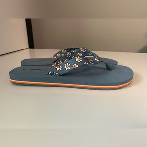 VERA BRADLEY PRAIRIE PAISLEY DAISY WEBBING FLIP FLOPS MEDIUM (7-8) NWOT